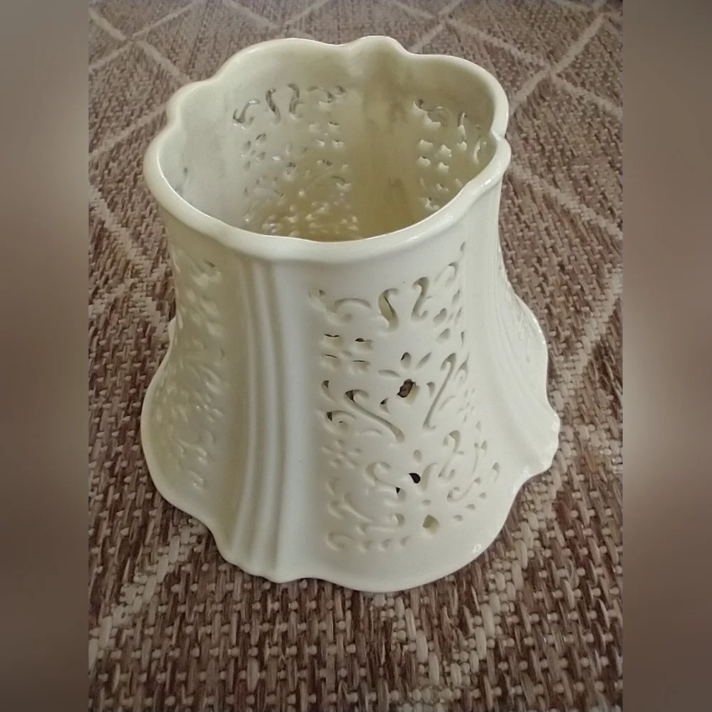 Yankee Candle Cream Ceramic Holder Shade - Picture 9 of 11